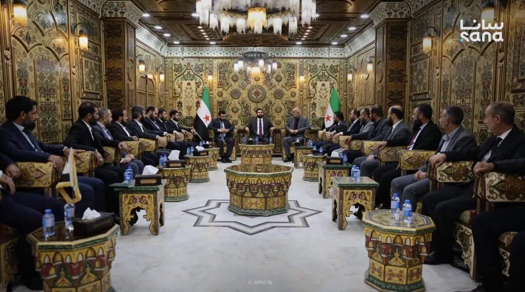 وزير الداخلية يبحث في دير الزور تحديات العمل وسبل تعزيز الاستقرار