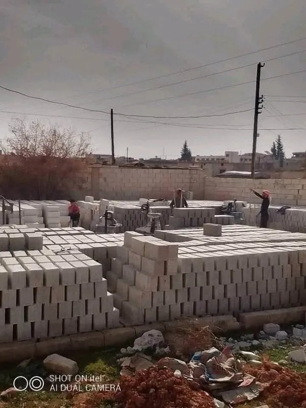 حماة تنتعش: عودة المهجرين تحيي سوق مواد البناء وتخفض الأسعار