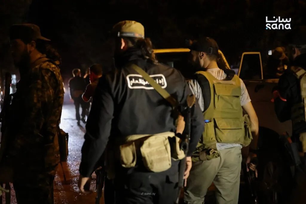 إصابة عناصر من الأمن الداخلي في اشتباكات مع مجموعة خارجة عن القانون في ريف جبلة