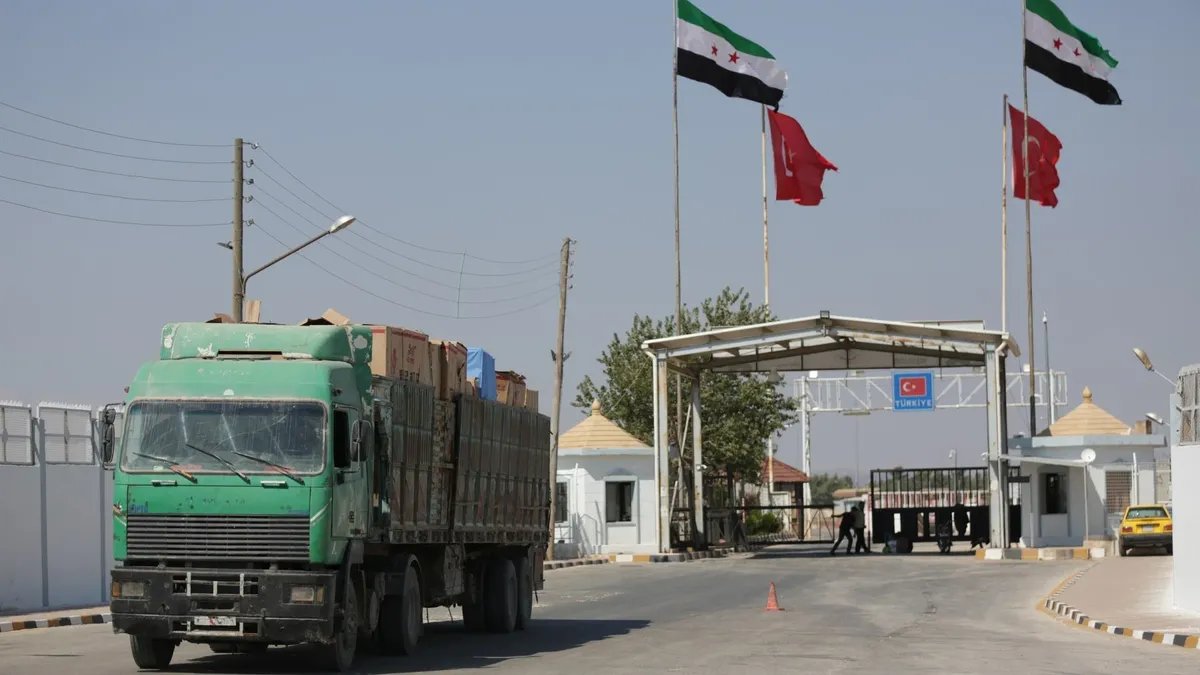 تركيا تفتح صفحة جديدة في العلاقات التجارية مع سوريا: إعادة فتح المعابر وإلغاء القيود الجمركية