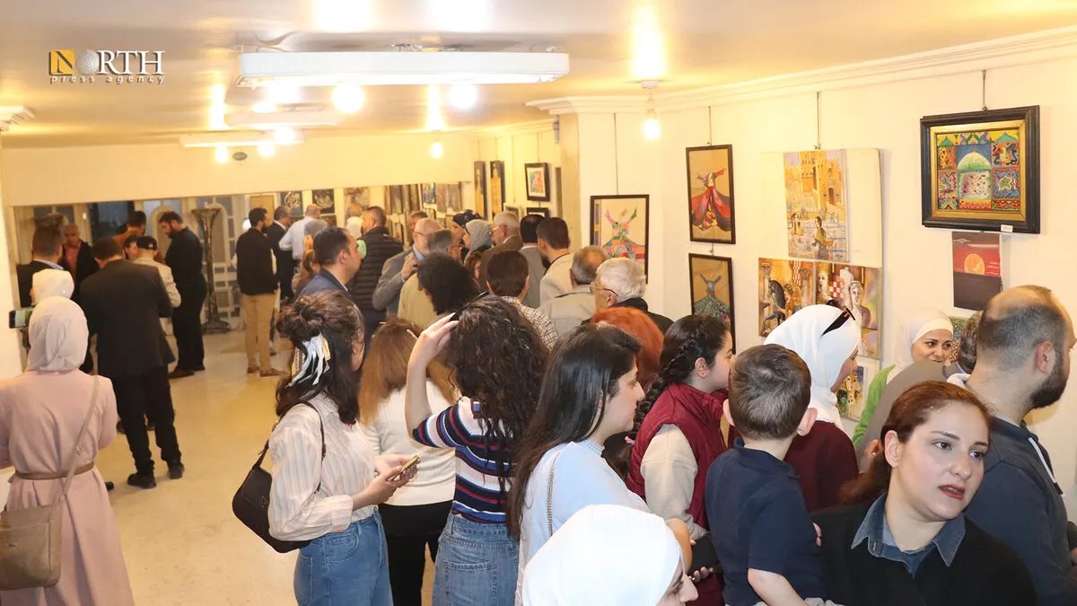 حلب تحتفي بالفن: معرض "اللوحة الصغيرة" يجمع فنانين من مختلف أنحاء سوريا