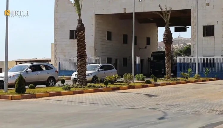 بعد 13 عامًا من التقييد: تركيا تفتح معابرها البرية للسيارات السورية