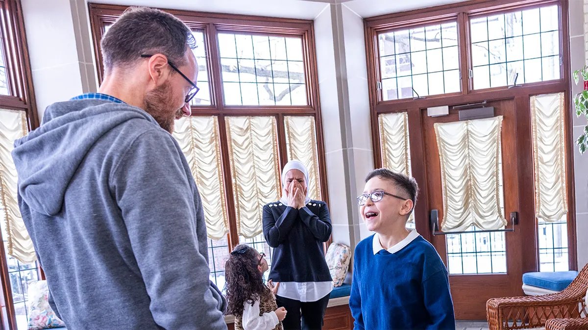 معجزة طبية وإنسانية: طفل سوري يلتقي بالمتبرع الذي أنقذ حياته بزراعة الكبد مرتين