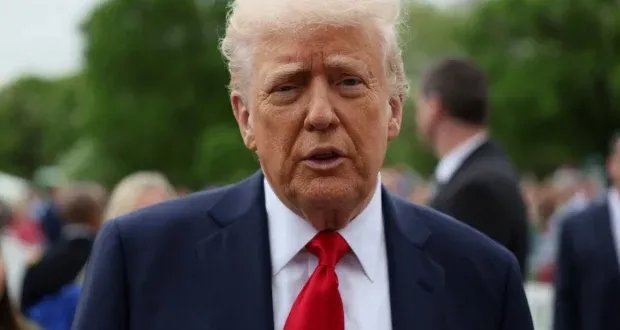 استطلاع يكشف: شعبية ترمب تتراجع وسط قلق أمريكي متزايد بشأن توسيع سلطاته