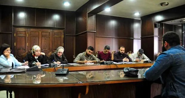 وزارة الاقتصاد والصناعة تعيد تقييم موظفي الإجازات لملء الشواغر