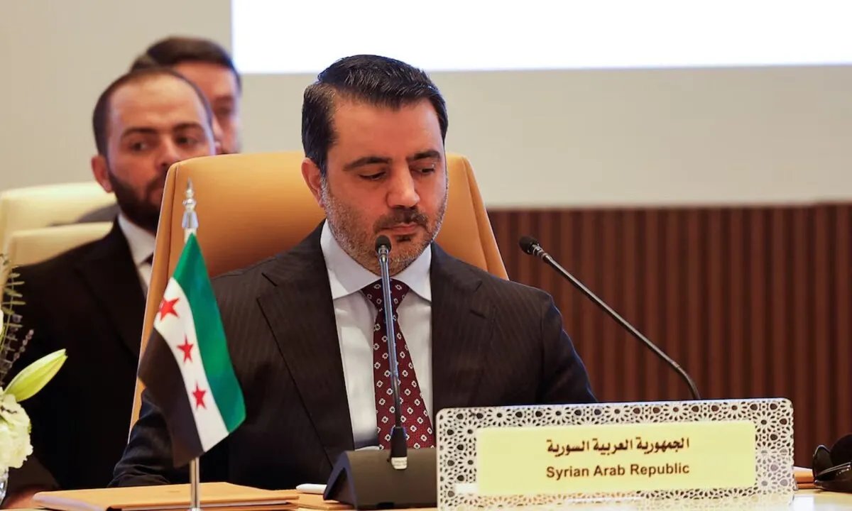 الخارجية السورية تدعو الدبلوماسيين المنشقين لتحديث بياناتهم تمهيداً لعودتهم