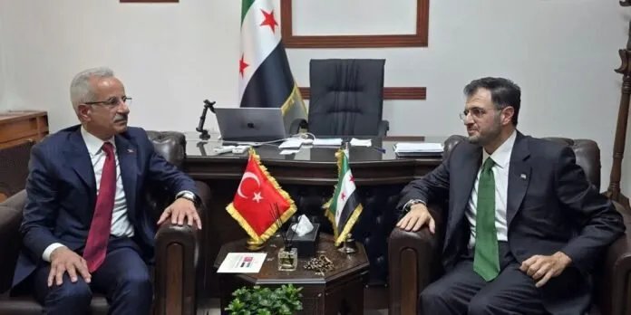 سوريا وتركيا تبحثان التعاون في مجال الإنترنت الفضائي وتطوير البنية التحتية التقنية