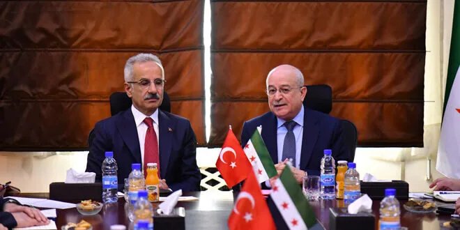 سوريا وتركيا تتفقان على تعزيز التعاون في قطاع النقل: شراكات جديدة وتبادل للخبرات