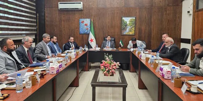 وزير التربية يبحث مع مديري التربية استعدادات امتحانات الشهادات العامة 2025 وتخفيف البيروقراطية