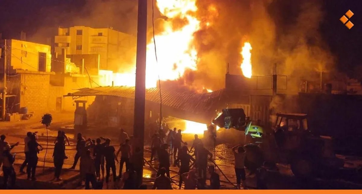 حريق هائل في ريف حلب الشرقي يسفر عن إصابة العشرات بينهم نساء ورجال إطفاء