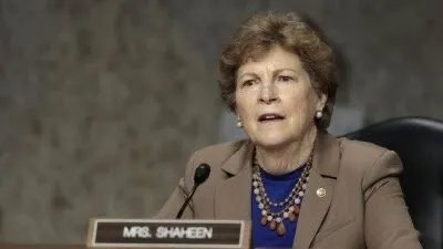 سيناتورة أمريكية تدعو لتخفيف العقوبات على سوريا وتوسيع التعاون مع دمشق