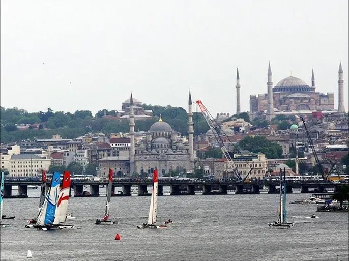 زلزال قوي يضرب إسطنبول ومناطق مجاورة: تفاصيل وتطورات أولية