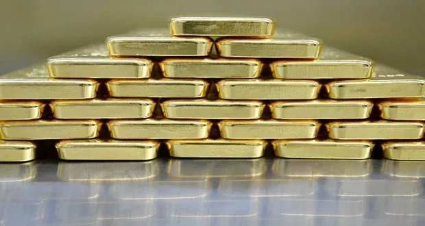 تراجع أسعار الذهب بعد تهدئة ترامب بشأن رئيس الفيدرالي وتفاؤله التجاري مع الصين