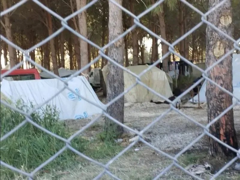 قاعدة حميميم: مخاوف عائلات علوية سورية من التخلي بعد لجوئها إلى القاعدة الروسية