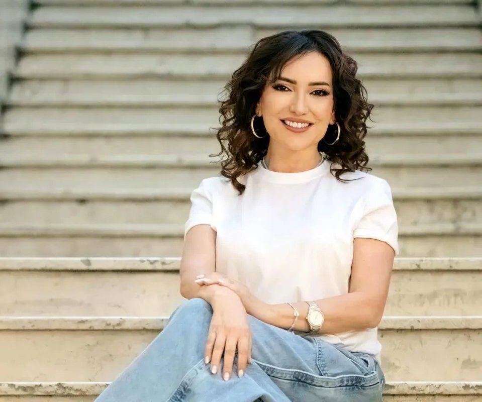 أمل عرفة تفاجئ جمهورها بأغنية جديدة تعكس الواقع بأسلوب موسيقي فريد