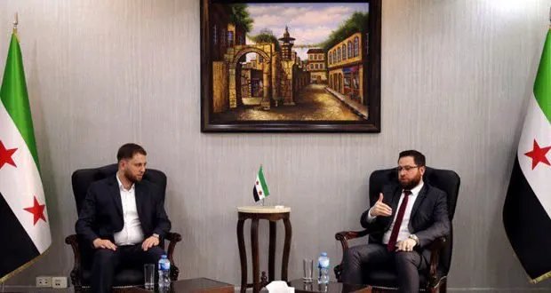 وزير التنمية الإدارية ومحافظ حماة يبحثان تطوير الموارد البشرية وتحسين الأداء الإداري