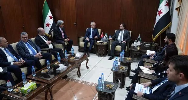 سوريا وتركيا تبحثان تعزيز التعاون في مجال النقل والبنية التحتية