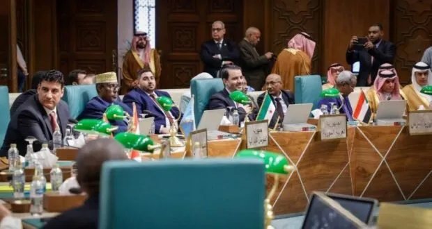 الجامعة العربية تتفق على دعم إعادة إعمار سوريا بمشاركة الشيباني