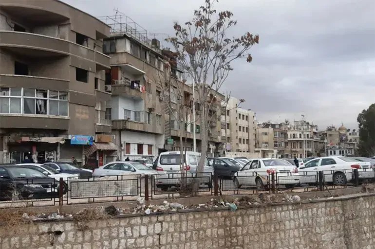 هل يواجه سوق العقارات في سوريا مصيرًا مشابهًا لسوق السيارات؟ خبير اقتصادي يحذر من انهيار محتمل