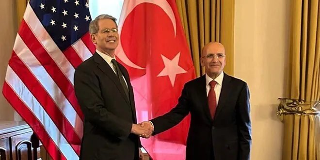 وزير المالية التركي يدعو لرفع العقوبات عن سوريا لتسريع الاستقرار الإقليمي