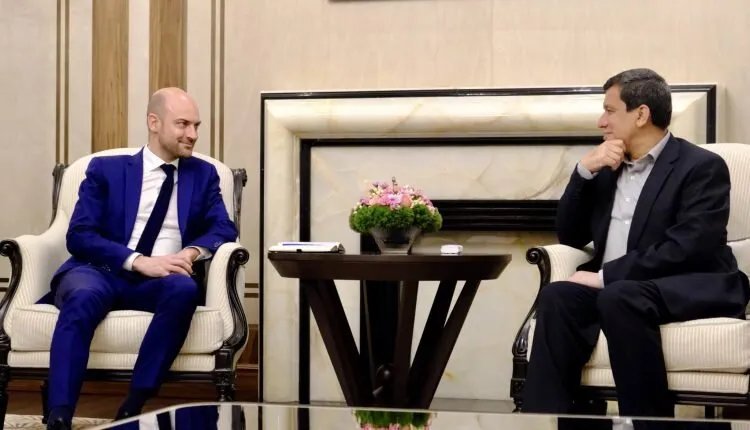 وزير الخارجية الفرنسي يؤكد على ضرورة ضمان حقوق الأكراد في المرحلة الانتقالية بسوريا