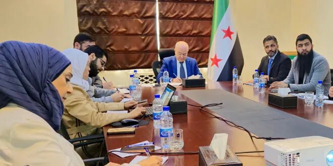 وزارة النقل تبحث خطة شاملة لتحديث لوحات السيارات وتوزيعها بنظام موحد