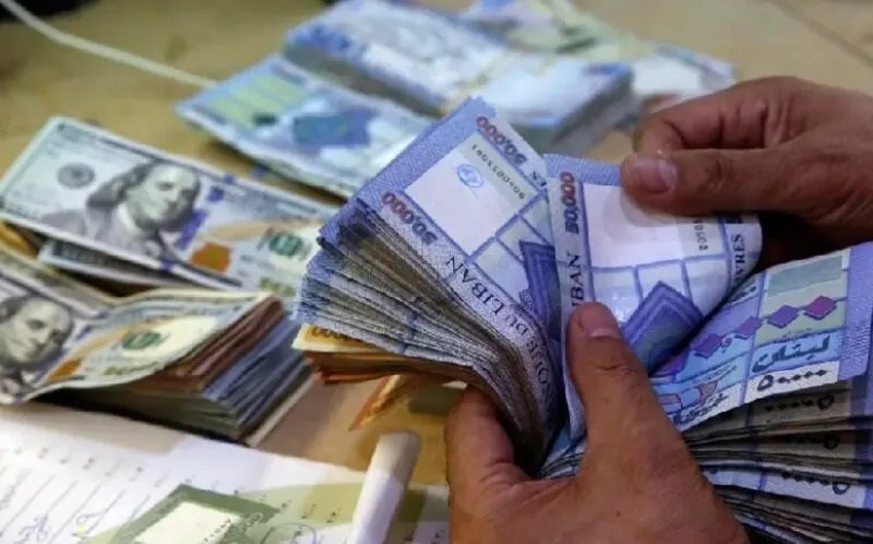 تحرّك نيابي لبناني مثير للجدل: اقتراح قانون لحظر تحويل الأموال إلى اللاجئين السوريين.. هل ينجح في تخفيف الأعباء الاقتصادية؟