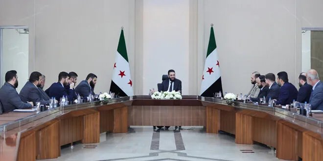 الرئيس الشرع يبحث مع المحافظين تحسين الخدمات العامة وتطوير خطط التنمية المحلية