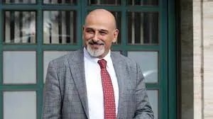 جدل واسع حول انفعال جمال سليمان على معجبة: هل تجاوز حدوده أم كان رد فعل طبيعي؟