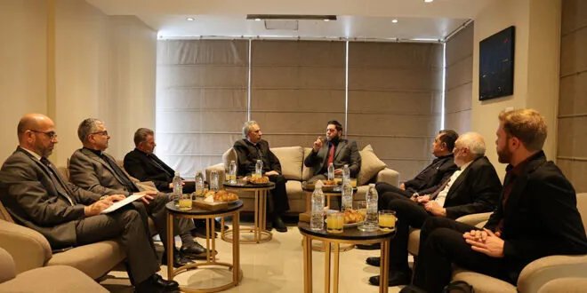 مدير الأمانة العامة للشؤون السياسية يستقبل وفداً من الطائفة الإنجيلية لبحث أوضاعهم في سوريا ولبنان