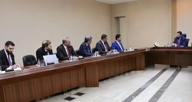 الرئيس الشرع يبحث مع وزير الصحة تطوير القطاع الصحي وتعزيز الخدمات الطبية