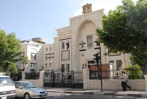 تأخير تشكيل البرلمان الانتقالي في سوريا: خلافات حول التوقيت والصلاحيات تعرقل المرحلة الانتقالية