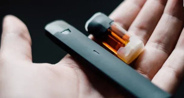 دواء فعال يساعد المراهقين والشباب على الإقلاع عن التدخين الإلكتروني