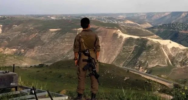 تحديات جسيمة تواجه الحكومة السورية الجديدة على حدودها: ملفات أمنية معقدة وتهديدات متصاعدة