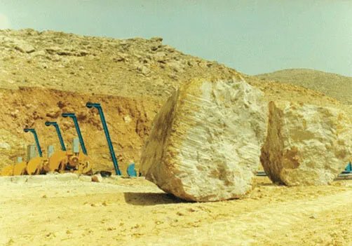 كنز سوريا الدفين: احتياطيات الكوارتز الهائلة واستخداماتها الصناعية المتعددة