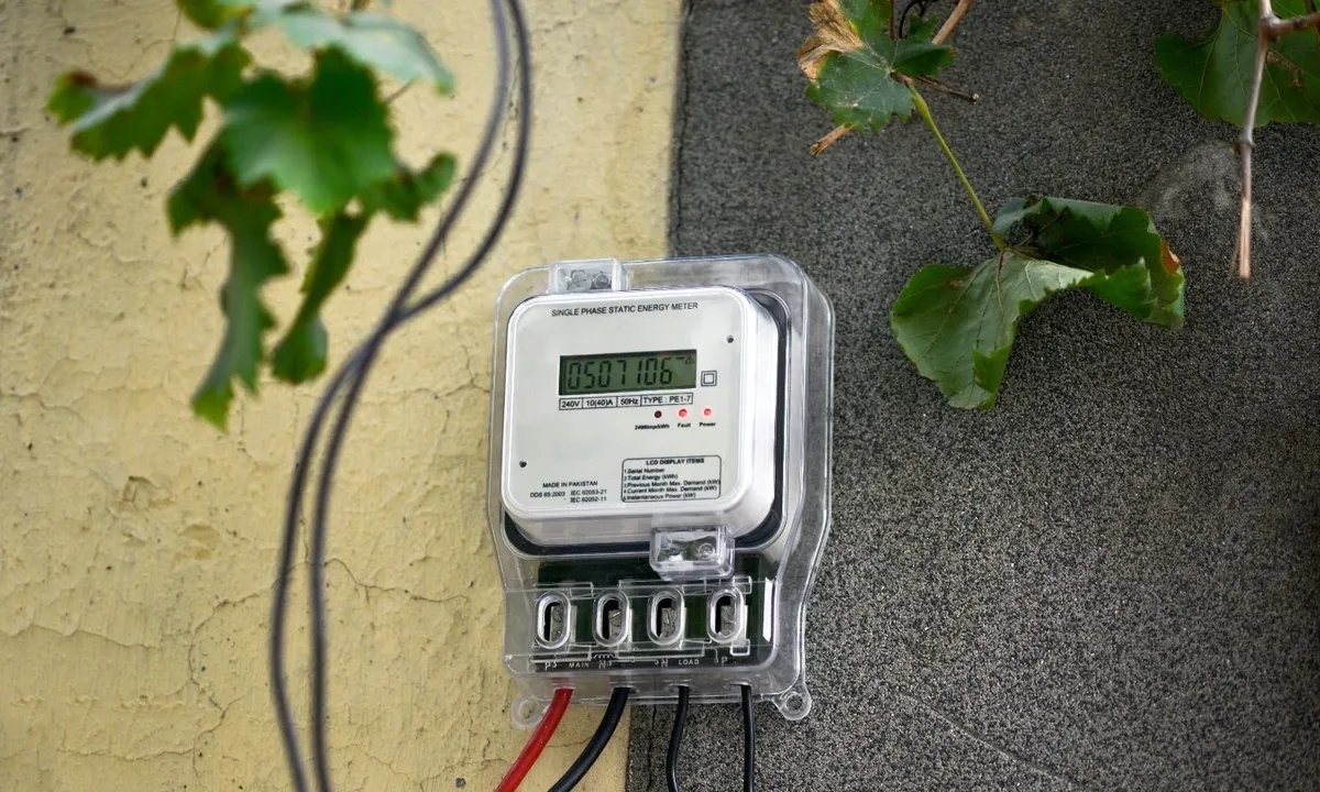 سوريا تعزز شبكة الكهرباء بـ 63 ألف عداد جديد لمواجهة الطلب المتزايد