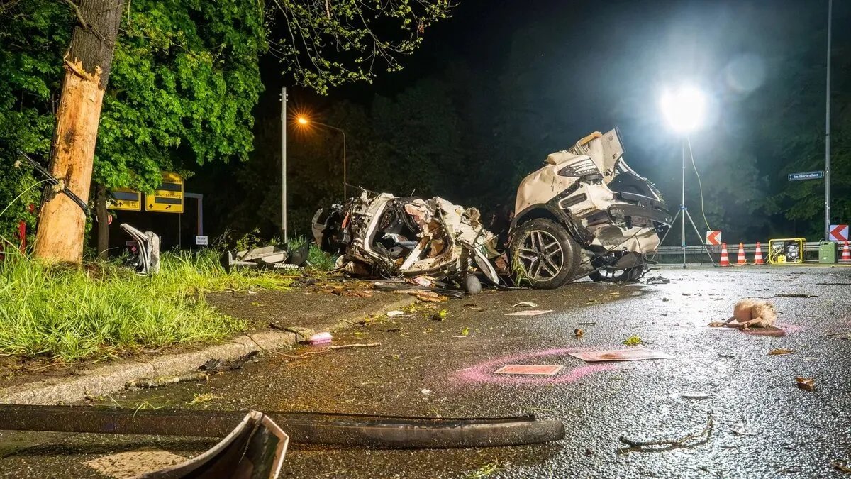مأساة على طريق فرانكفورت السريع: مصرع شابين في حادث مروع بسبب السرعة