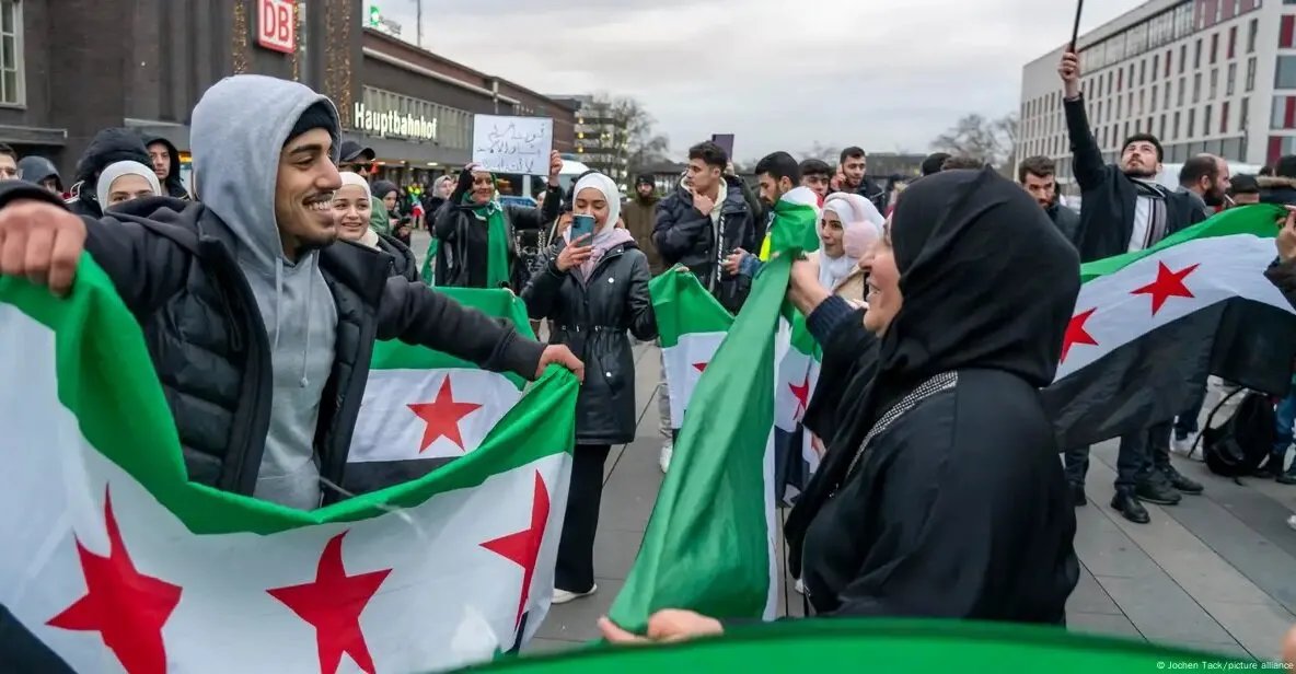تراجع أعداد السوريين في ألمانيا: التجنيس وليس العودة هو السبب الرئيسي
