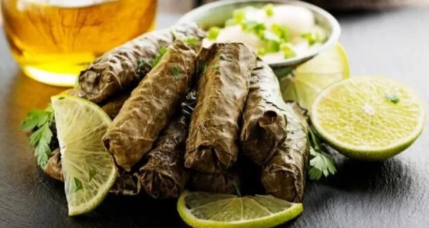 ورق عنب حامض باللحم المفروم: وصفة شهية لتحضير أكلة عربية أصيلة