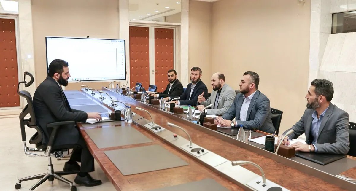 الرئيس الشرع ووزير الطاقة يناقشان خطط تطوير قطاع الطاقة وتأمين احتياجات المواطنين