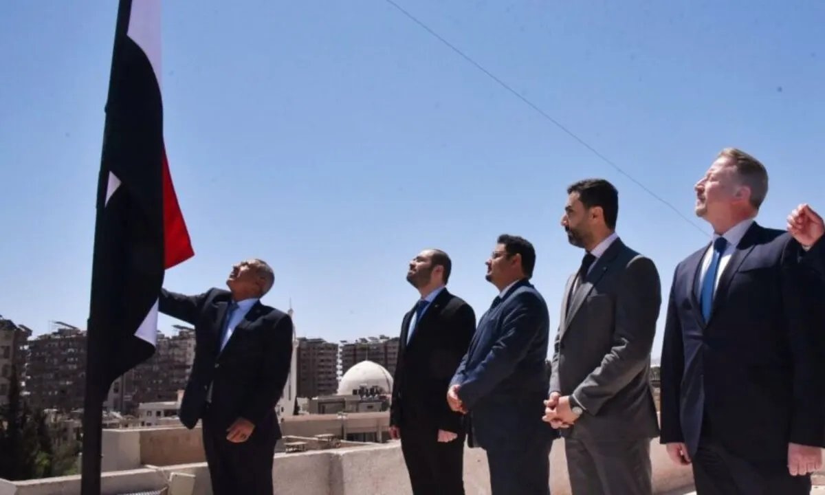 اليمن يعيد فتح سفارته في دمشق بعد سنوات من التوتر