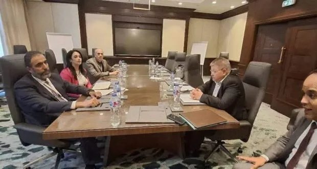 تعزيز التعاون العمالي العالمي: رئيس نقابات عمال سوريا يلتقي الأمين العام لاتحاد النقابات العالمي في القاهرة