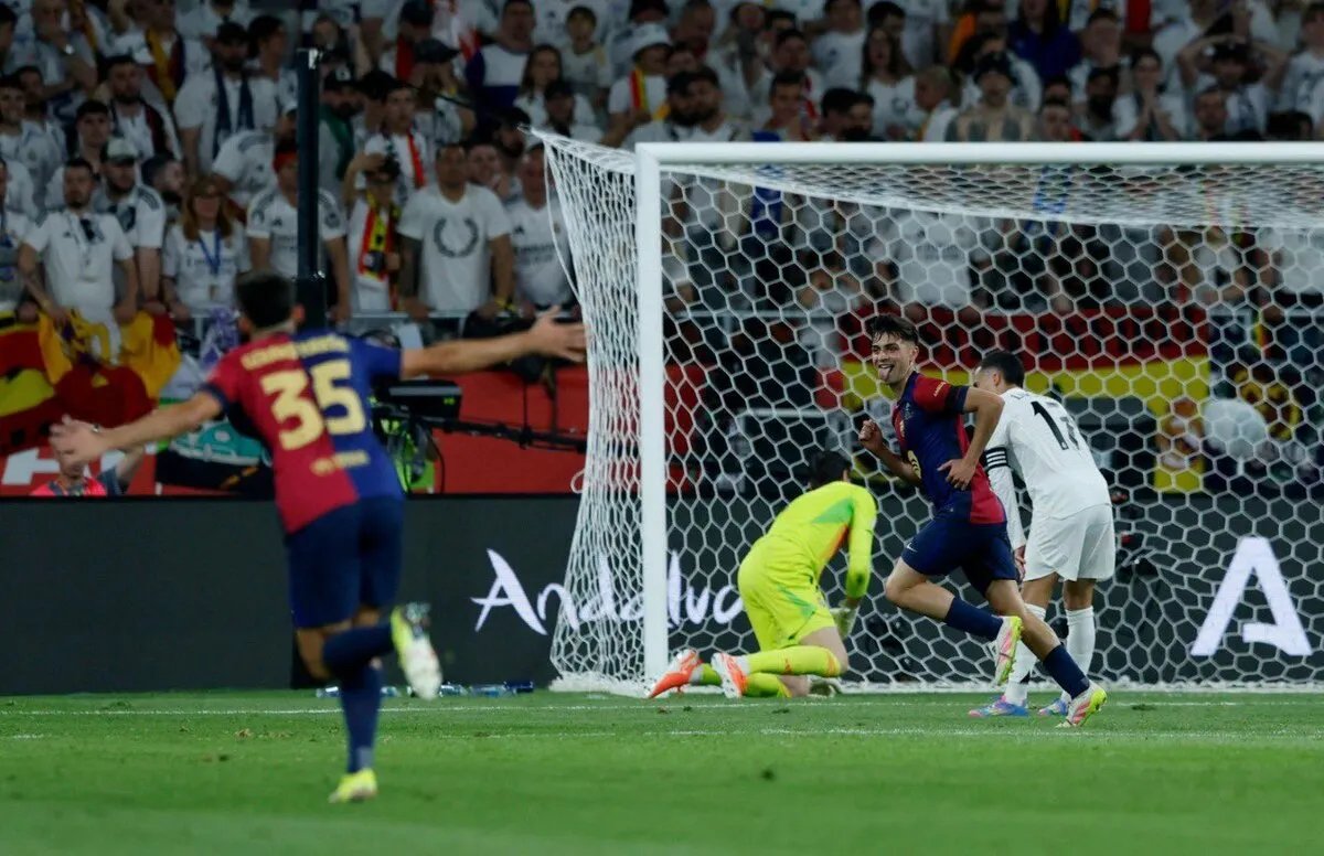 برشلونة يهزم ريال مدريد ويتوج بكأس إسبانيا في مباراة مثيرة