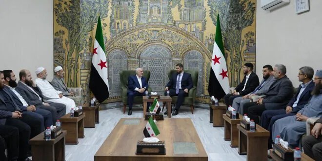 وزير الأوقاف يبحث في إدلب تعزيز العمل الدعوي ويكرم حفظة القرآن