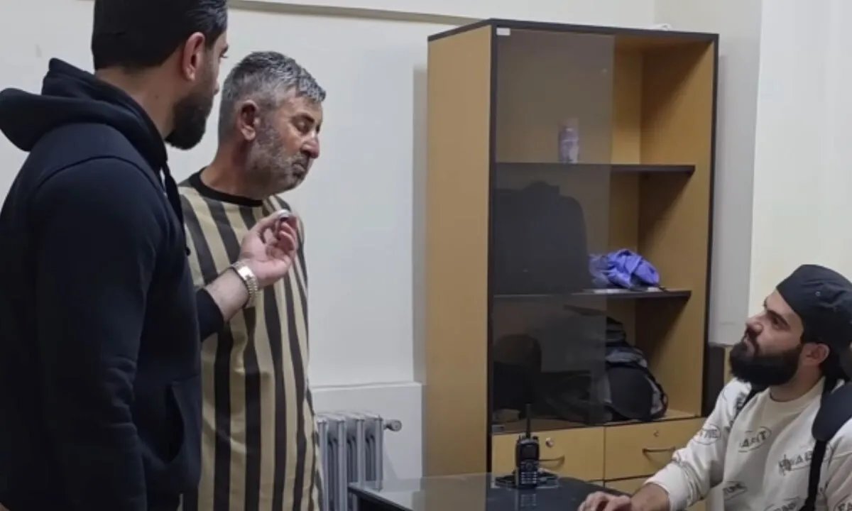 سوريا: هل تحولت المقابلات الإعلامية إلى محاكمات شعبية؟ جدل حول أخلاقيات المهنة وحقوق المتهمين