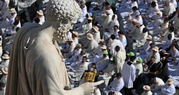 بعد وفاة البابا فرنسيس: كل ما تريد معرفته عن آلية انتخاب البابا الجديد