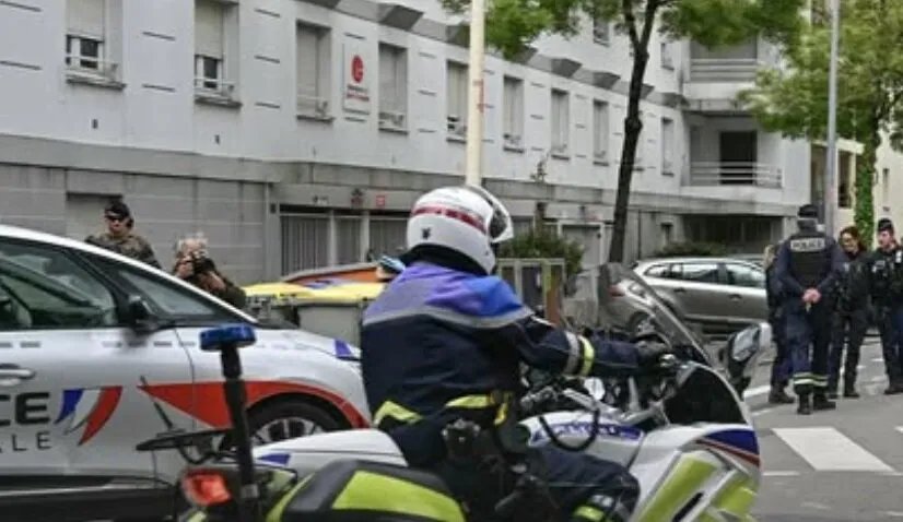 فرنسا: جريمة بشعة تهز مسجدًا في غارد.. طعن مصلٍّ حتى الموت وشبهة دوافع معادية للإسلام