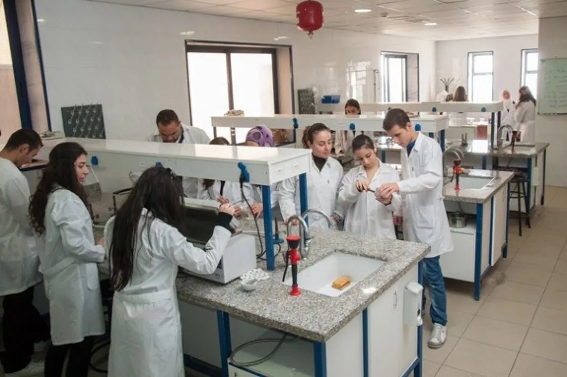 أكثر من 7000 فرصة للاختصاصات الطبية: زيادة مقاعد المفاضلة الموحدة تكريماً لـ "دفعة التحرير"