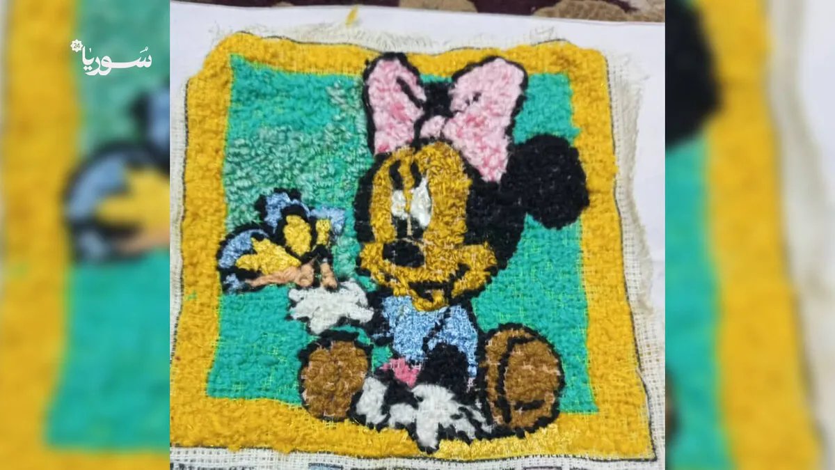 فرح السويداء: شابة تتحدى الشلل بالإبرة والخيط وتحول الإعاقة إلى إبداع