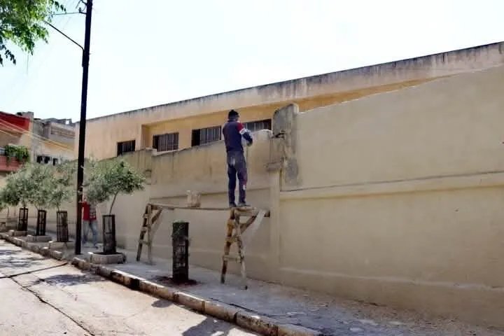 "رحمة بلا حدود" تُرمّم 9 مدارس في حماة وتُعيد الحياة إلى العملية التعليمية